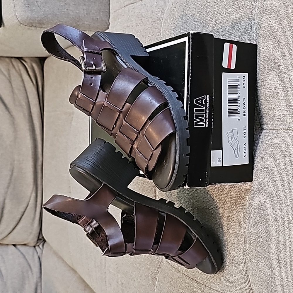 Women's MIA size 7m chunky sandals brown faux leather